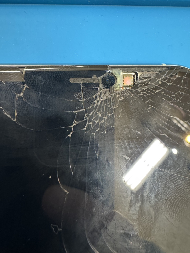 iPhone 11 Pro Maxの画面修理｜有機EL（OLED）の表示不良をデータそのまま即日修理する方法