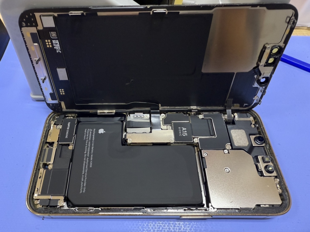 iPhone 14 Proのバッテリー交換｜電池の減りが早い原因と即日修理のメリットを解説