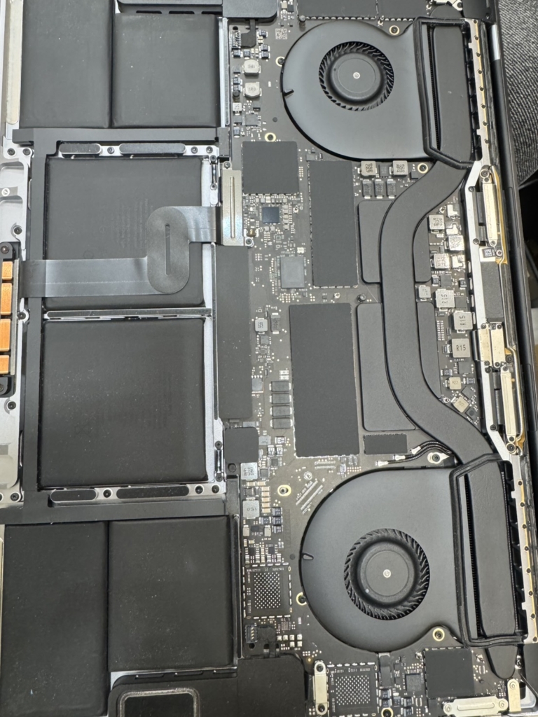 MacBookのバッテリー交換|寿命のサインとデータそのまま即日修理する方法