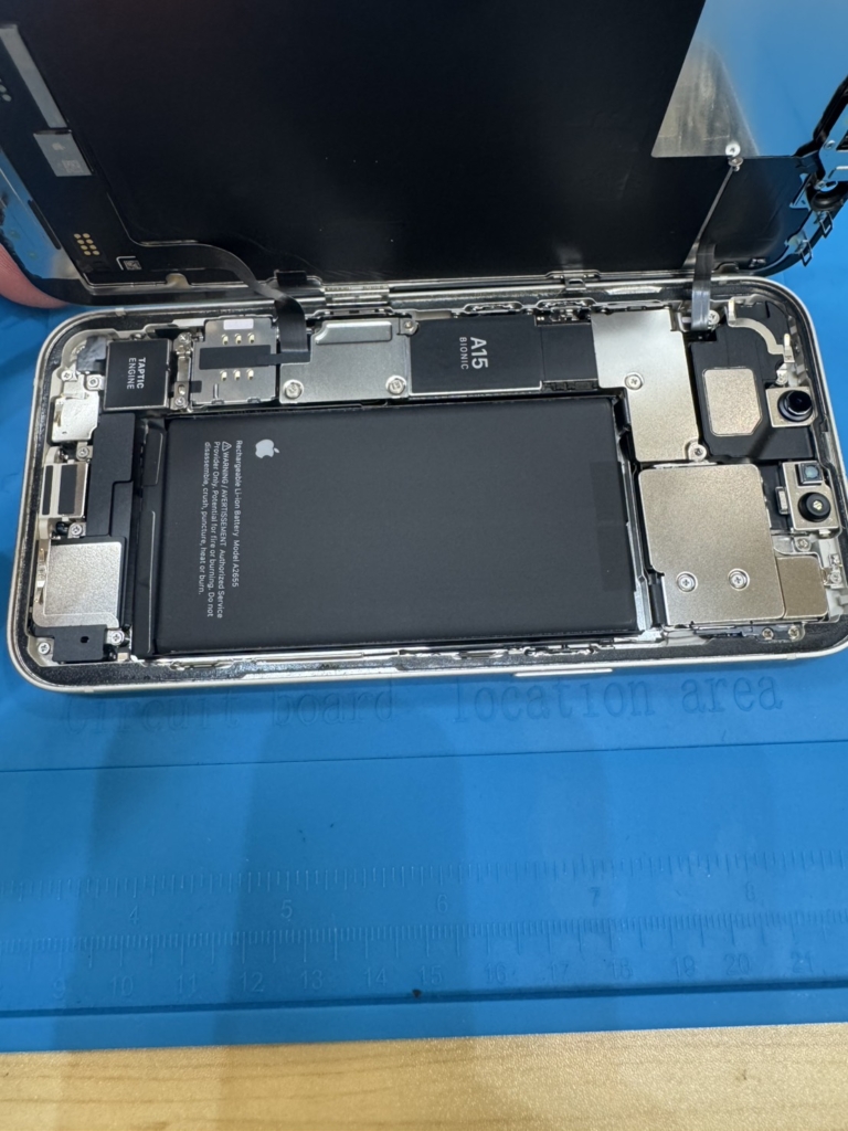 iPhone 13のバッテリー交換｜電池の減りが早い原因と即日修理のメリットを解説